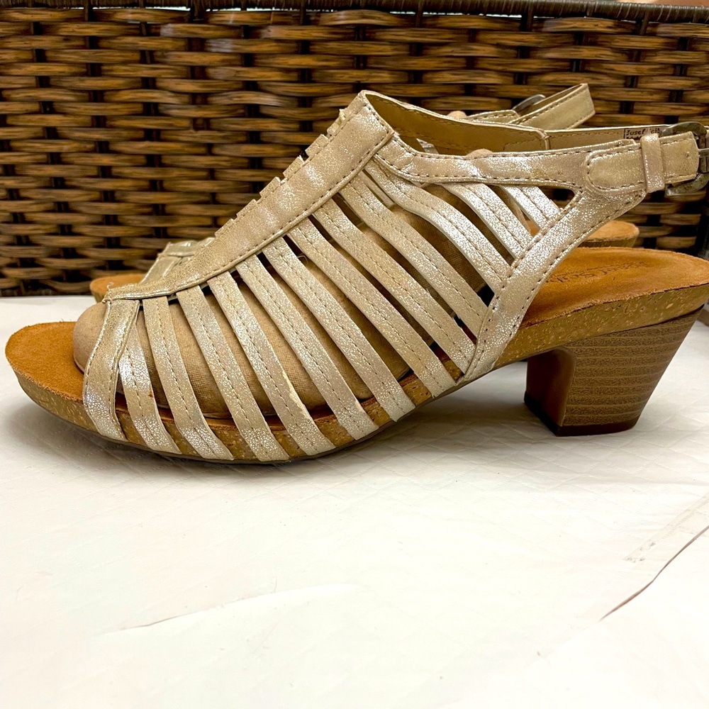 Josef Seibel Cream Heels with Strappy Design in EUC.